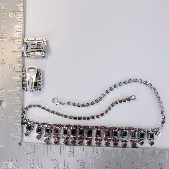 Emerald Green Rhinestone Necklace & Clip Earrings Set Mid Century Revival Parure - Picture 10 of 14